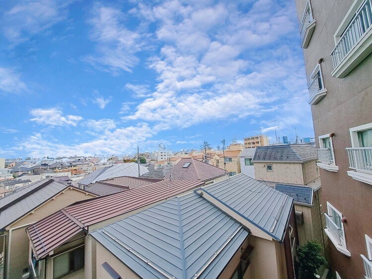 その他 眺望や窓からの景色が良いと、家で過ごす時間も快適です。