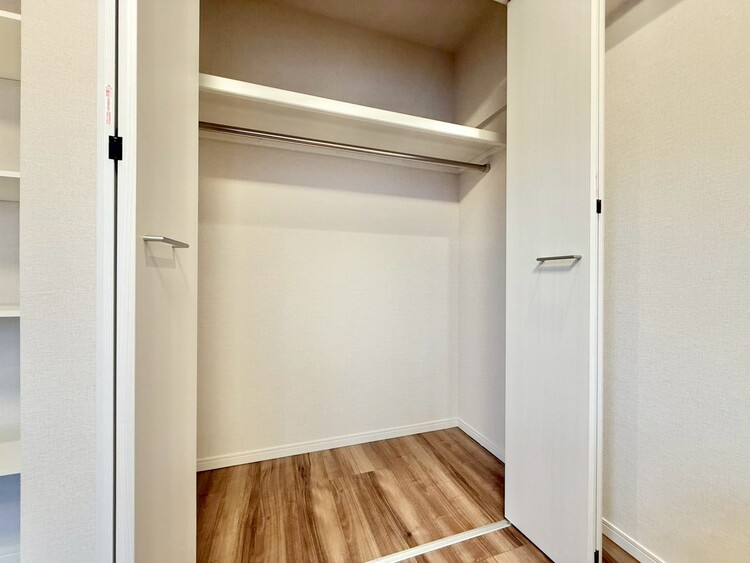 その他 収納スペースが付いていて、お部屋を広く使っていただけます。