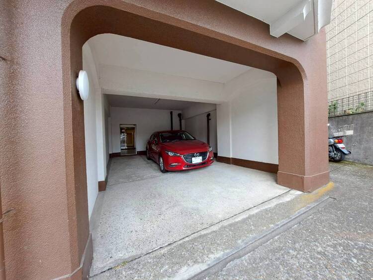 その他 駐車スペースが嬉しいですね。※空き状況は都度ご確認下さい。