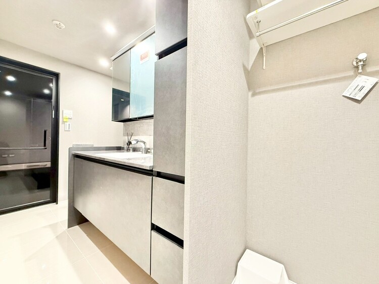 その他 十分な広さの脱衣所。