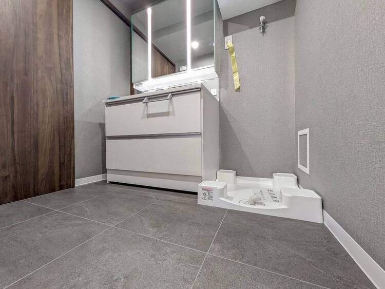 その他 十分な広さの脱衣所。