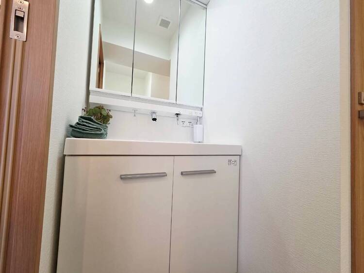 キッチン 清潔感を感じられる洗面化粧台。