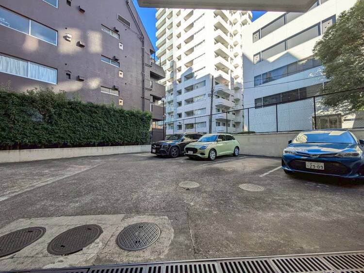 その他 駐車スペースが嬉しいですね。※空き状況は都度ご確認下さい。