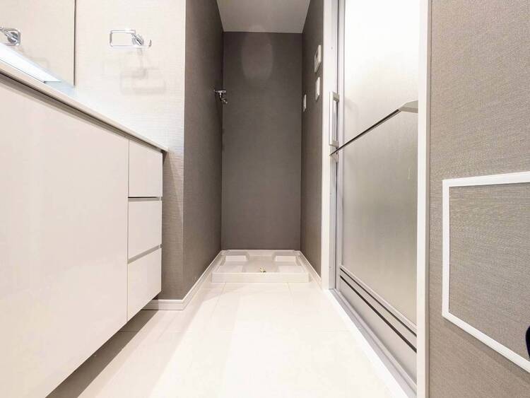 その他 十分な広さの脱衣所。