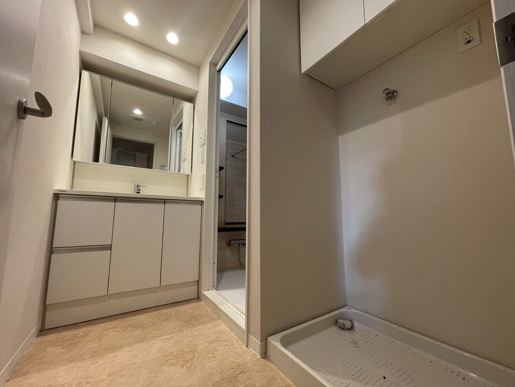 その他 十分な広さの脱衣所。