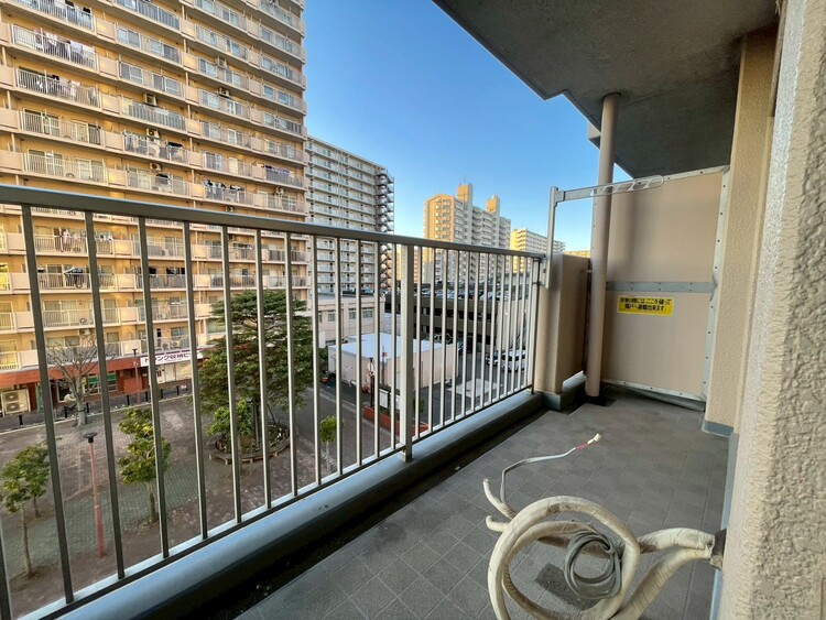 その他 朝の澄んだ空気や、夕方に吹く清々しい風を感じられるバルコニー。