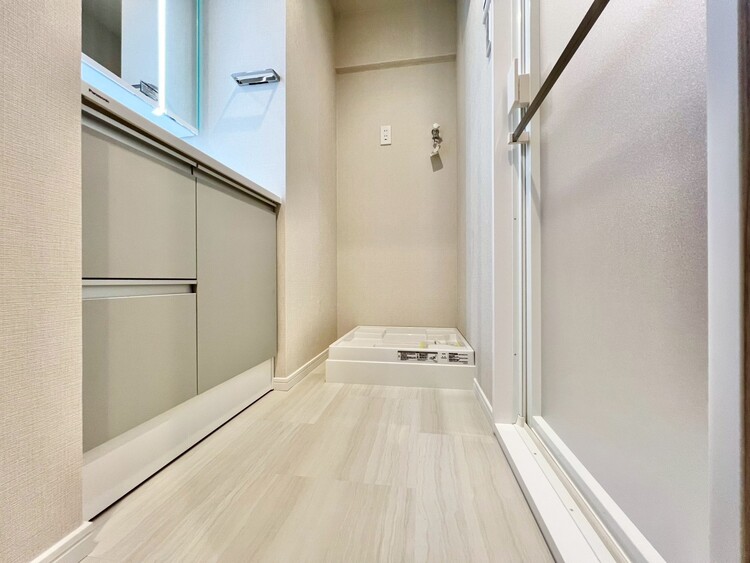 その他 十分な広さの脱衣所。