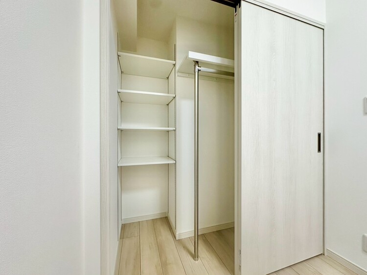 その他 収納スペースが付いていて、お部屋を広く使っていただけます。