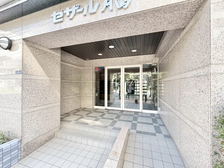 その他 上質感漂う玄関アプローチです。