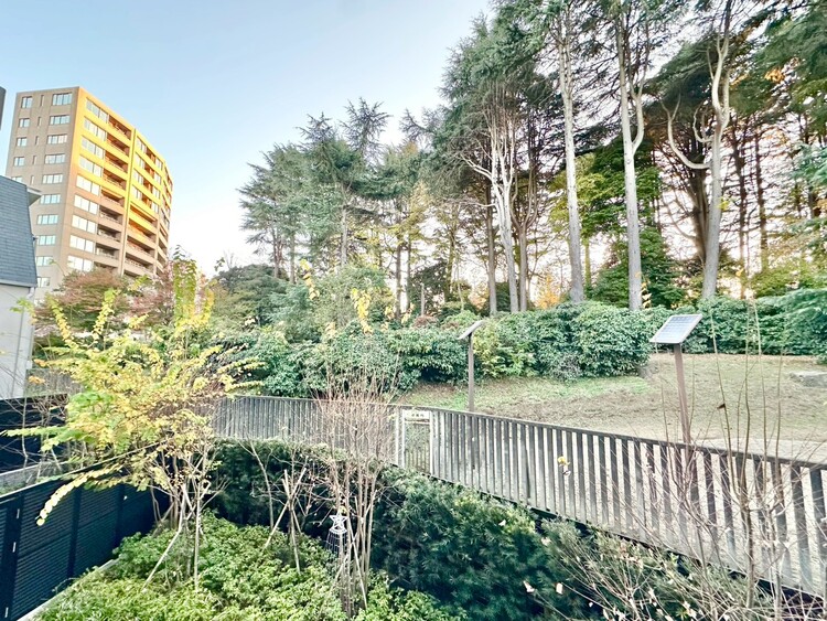 その他 眺望や窓からの景色が良いと、家で過ごす時間も快適です。