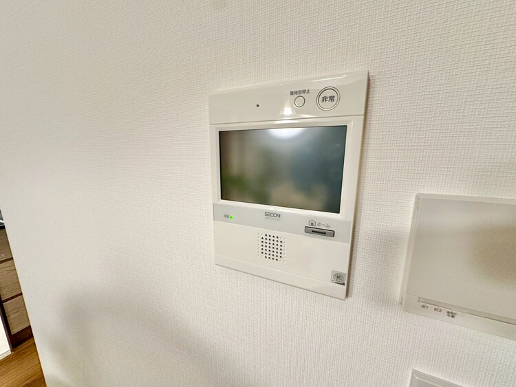 その他 誰が来てもわかる様にモニター付きインターホンを設置。