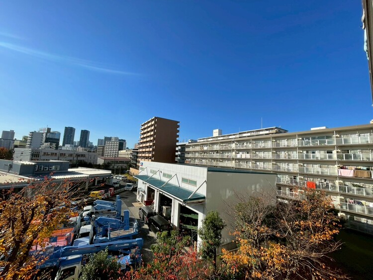 その他 眺望や窓からの景色が良いと、家で過ごす時間も快適です。