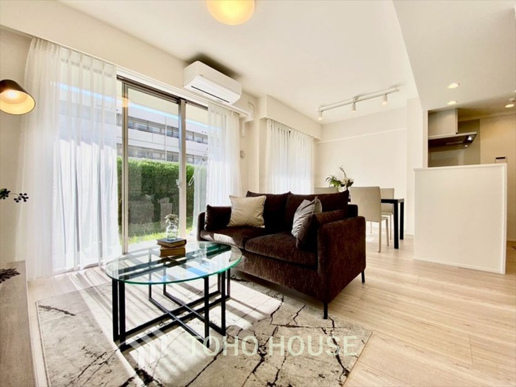 内装 【LIVING】◆煌びやか◆愛おしい家族との団欒の時間をより一層幸せなものに感じさせる煌びやかなLDK。輝かしい毎日が待っています。