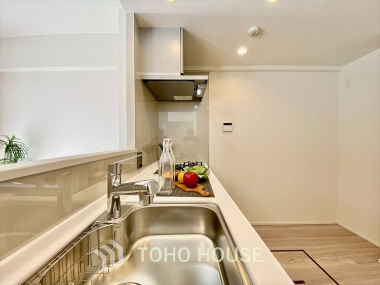 キッチン 【KITCHEN】◆ワクワク◆開放的で機能性も高いシステムキッチン。お子様は毎日のご飯にワクワク！