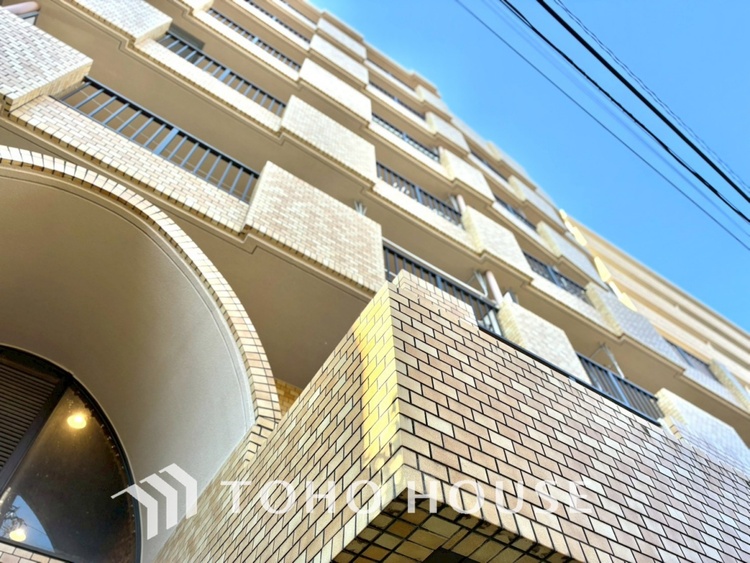 外観 【APPEARANCE】◆陽光◆が差し込む。この開放的な空間に家族の笑顔が集う。家族が一緒に過ごす空間は明るく、そして居心地よく。