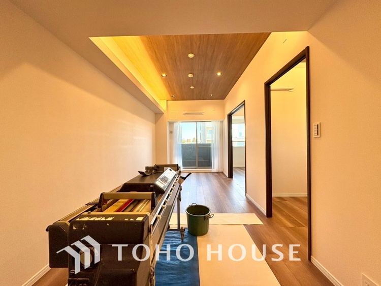 内装 現在改装中【LIVING】◆眩い◆光が燦々と入り、家族の笑顔を照らす。「いつまでも続いて」と願う夢のような毎日がここにある。