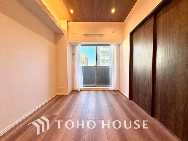 内装 【LIVING】◆陽光◆が差し込む。この開放的なLDKに家族の笑顔が集う。家族が一緒に過ごす空間は明るく、そして居心地よく。