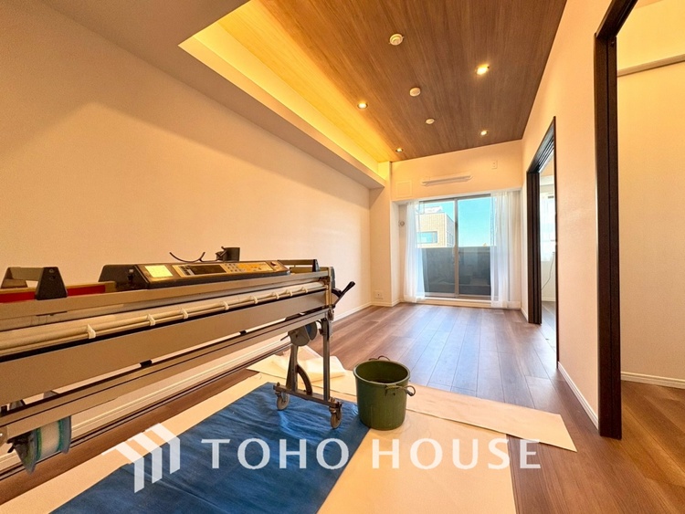 内装 【LIVING】◆扉を◆開くとこの景色。家族の”おかえり”の声が聞こえてきそう。