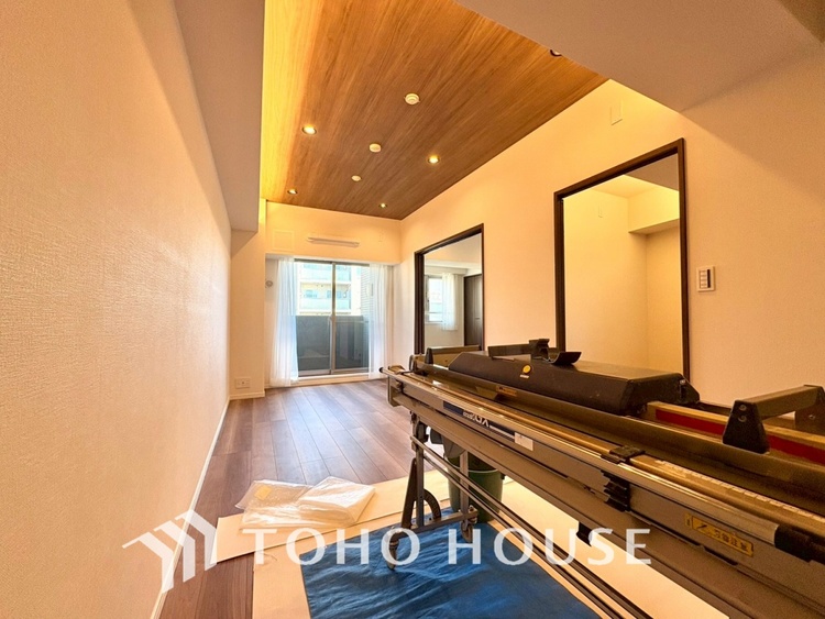 内装 【LIVING】◆住む喜び、楽しさ、感動◆を君と共有したい。いつまでもずっと家族を見渡せるこの広い空間で。