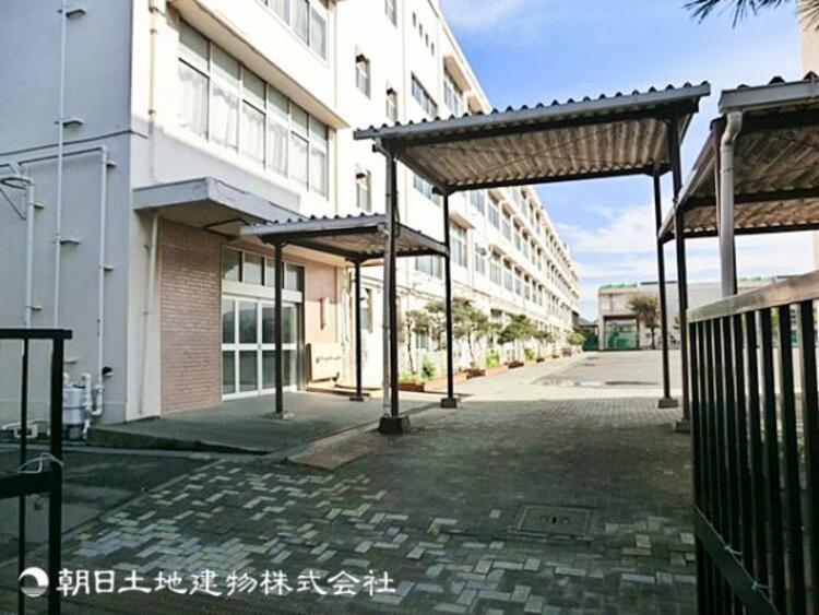 周辺 新田中学校940ｍ