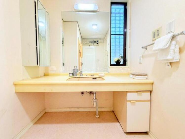 洗面 【洗面・脱衣所】普段は人目につかないスペースにもこだわりを。つくり手の気持ちを『心』がつたわります。