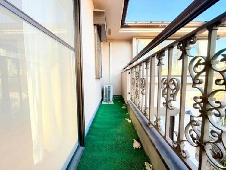バルコニー 【バルコニー】太陽の光と爽やかな風でお洗濯物は気持ちいいです。