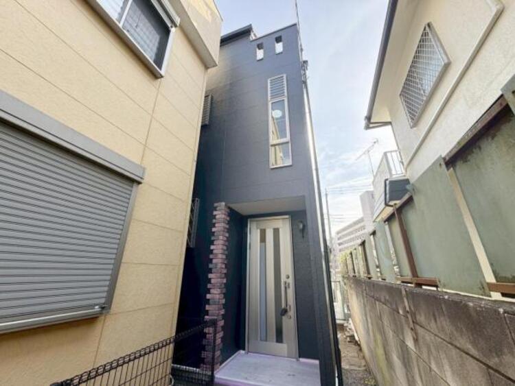 外観 空を広く感じる。緑が多いゆったり感のある安心の住環境です！！潤いのある環境でホッと生活できそうです！おしゃれな雰囲気や自然の潤いがあり、親しみやすさと個性を！街に新たな価値をもたらし続けてくれます！