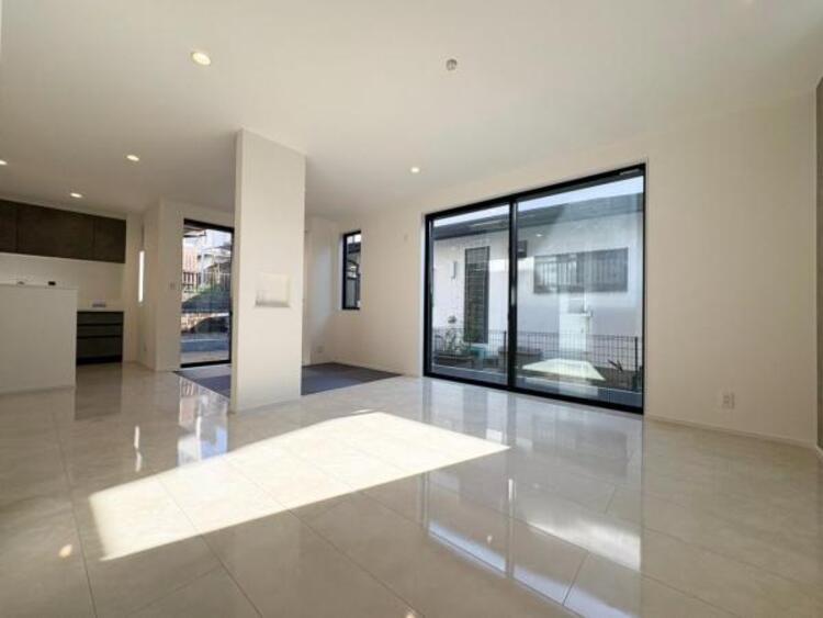 居間 ご見学予約はお気軽にお問合せください。