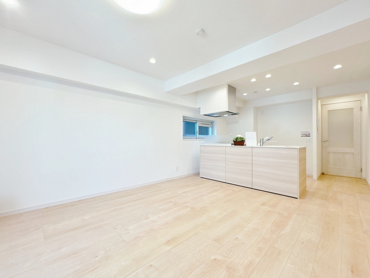 居間 飾り過ぎないシンプルな内装と偏り過ぎないデザインで統一しました。