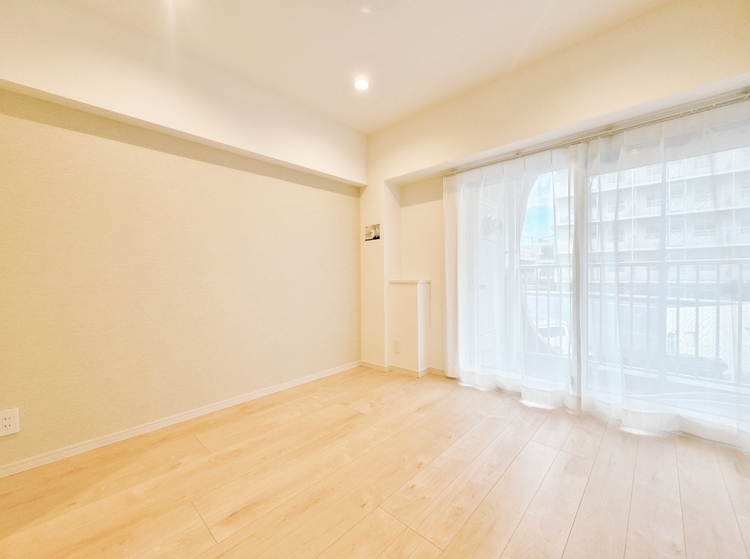 寝室 ベッドも十分に設置するスペースがあります。