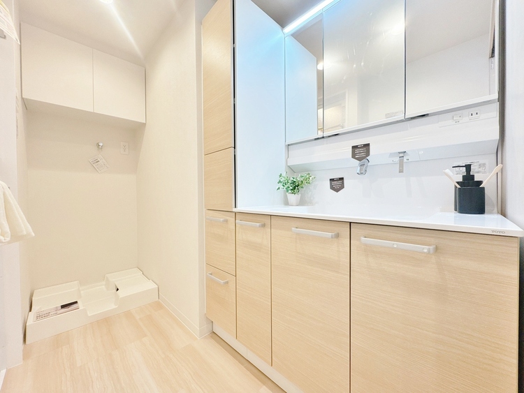 洗面 清潔感と心地よさを重視した、上質感漂うパウダールーム。