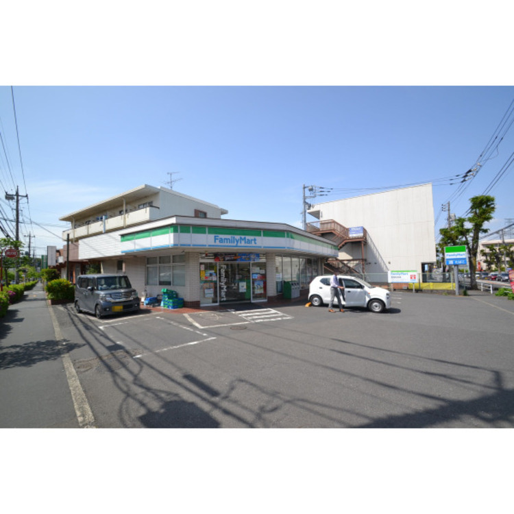 周辺 ファミリーマート(約410m)