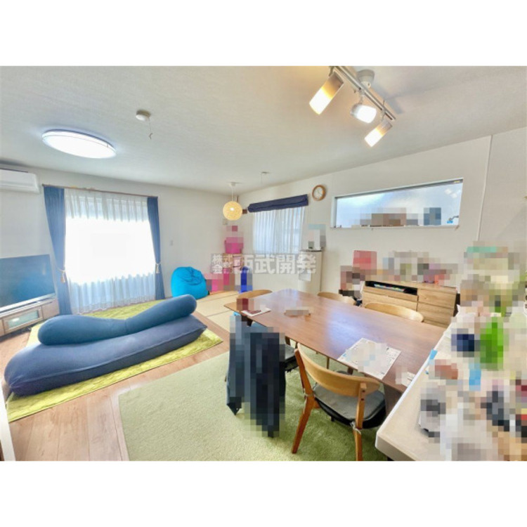 居間 リビングには「畳コーナー」があります。