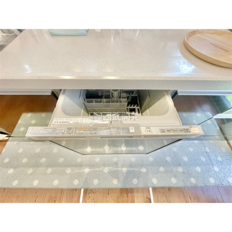 設備 食器洗浄機を標準搭載。あらいものは毎日のこと、あれば何かと便利な設備です。