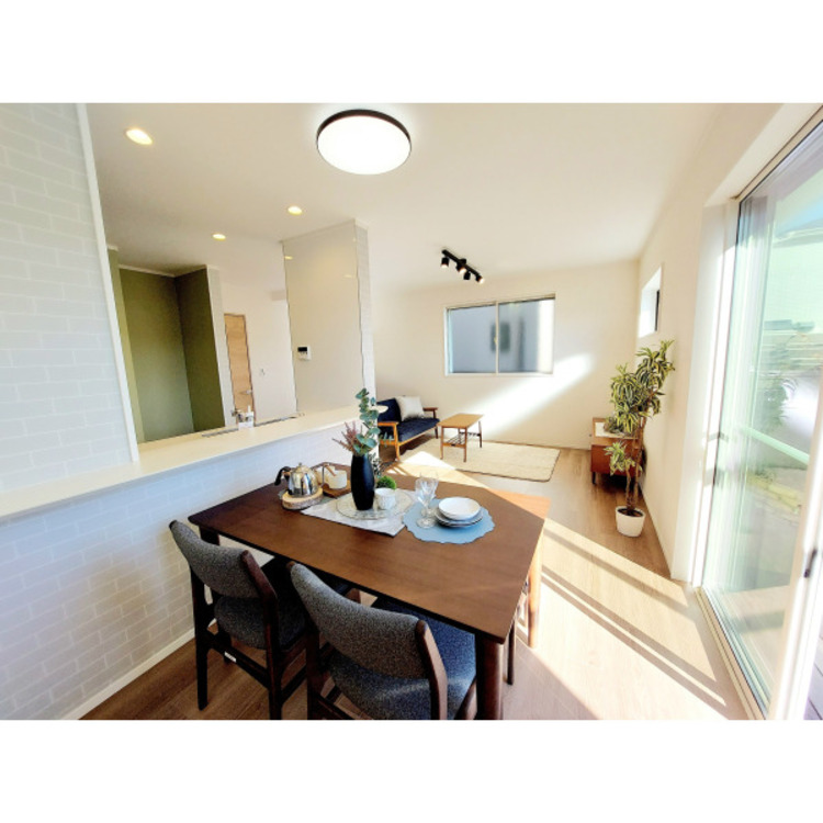 居間 令和7年11月28日撮影