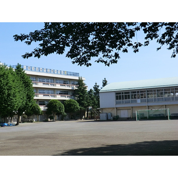 周辺 南中学校(約550m)