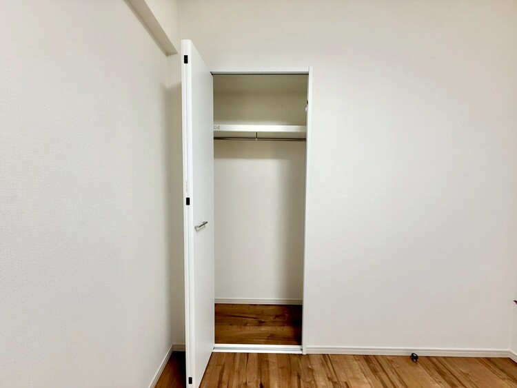 その他 収納スペースが付いていて、お部屋を広く使っていただけます。