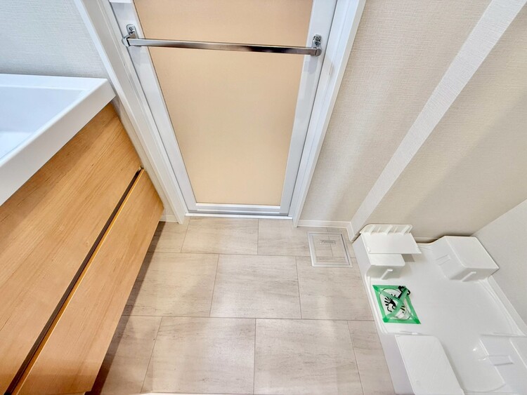 その他 十分な広さの脱衣所。