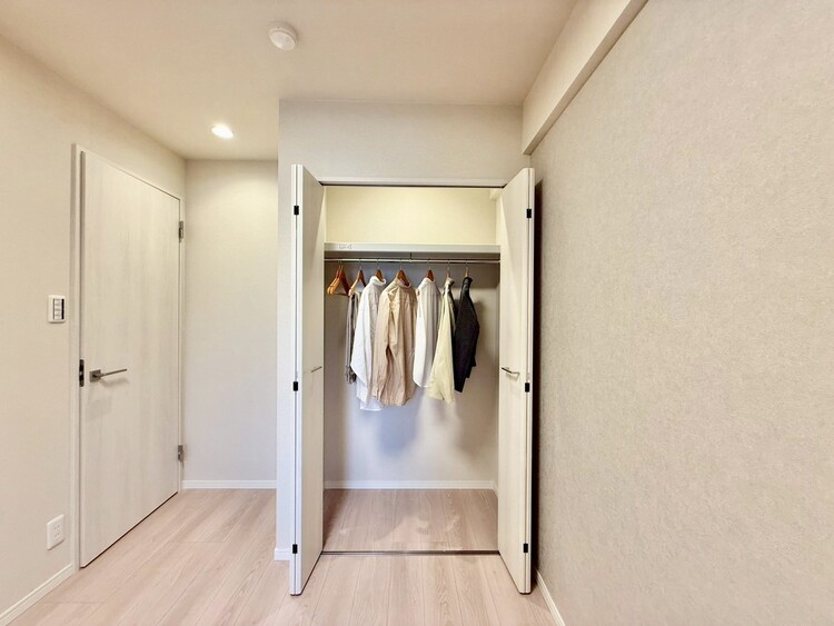 その他 収納スペースが付いていて、お部屋を広く使っていただけます。