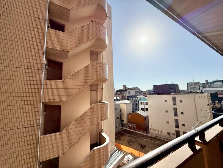 その他 眺望や窓からの景色が良いと、家で過ごす時間も快適です。