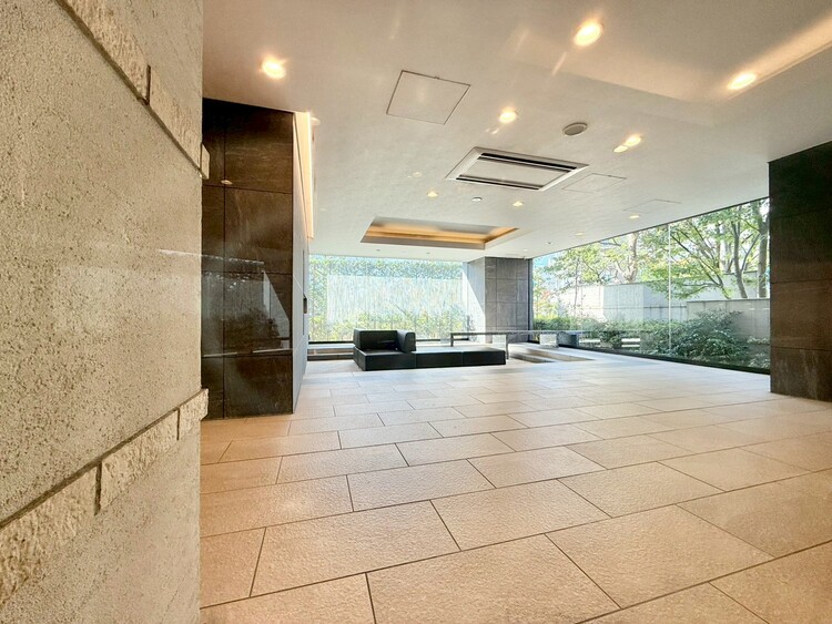 その他 館内は静寂な中が保たれており、管理が行き届いている印象を受けました。