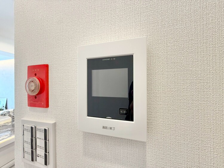 その他 誰が来てもわかる様にモニター付きインターホンを設置。