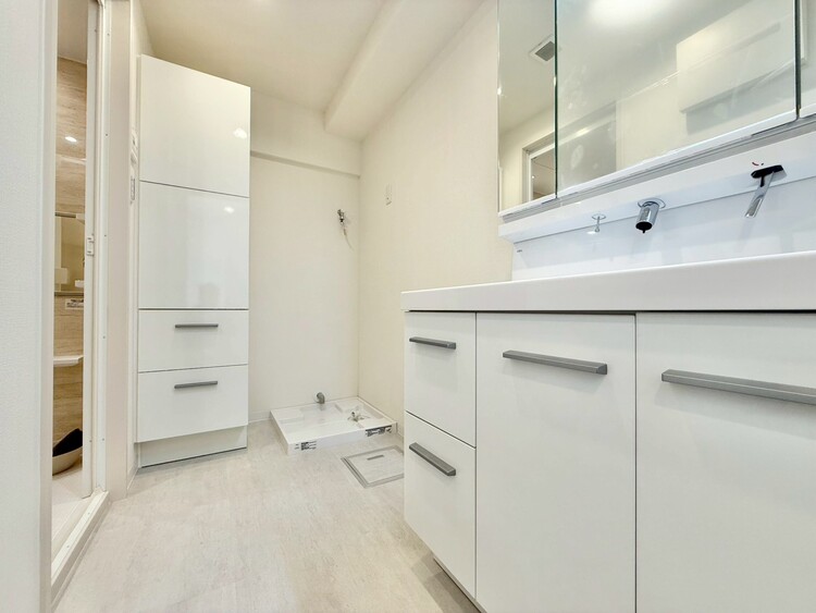 その他 十分な広さの脱衣所。