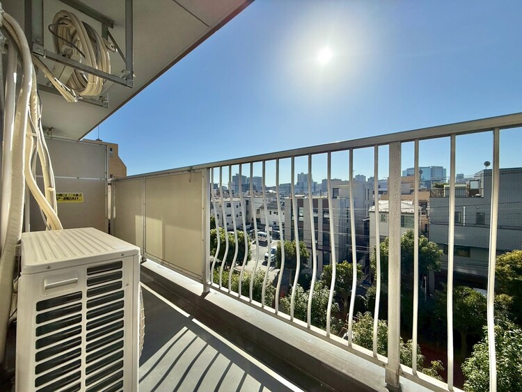 その他 朝の澄んだ空気や、夕方に吹く清々しい風を感じられるバルコニー。