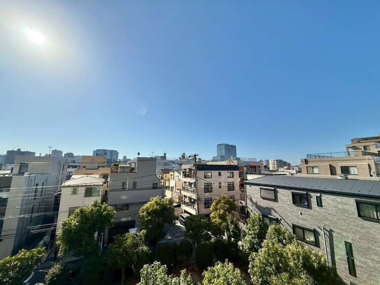 その他 眺望や窓からの景色が良いと、家で過ごす時間も快適です。