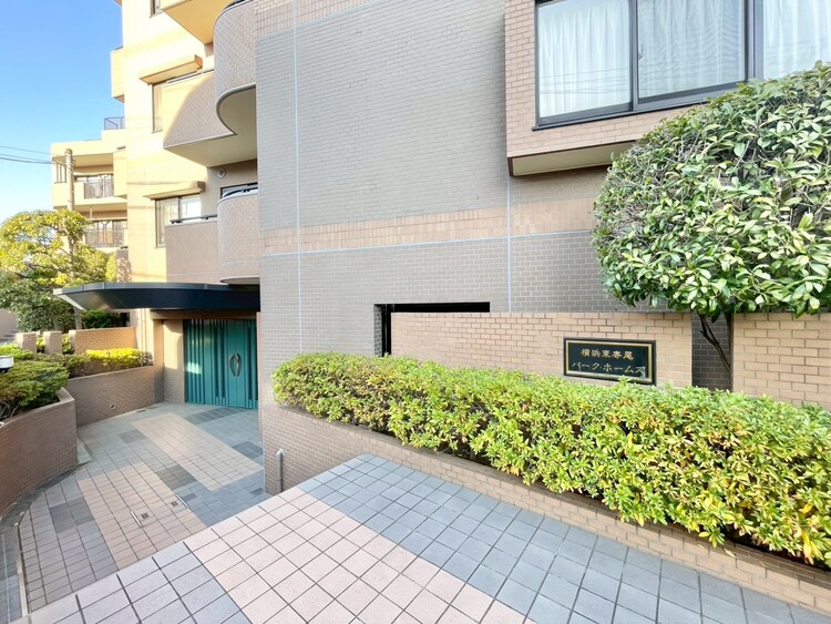 その他 上質感漂う玄関アプローチです。