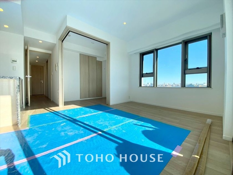 内装 【LIVING】◆陽光◆が差し込む。この開放的なLDKに家族の笑顔が集う。家族が一緒に過ごす空間は明るく、そして居心地よく。