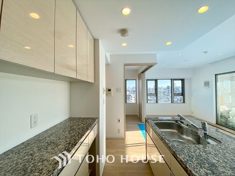 キッチン 【KITCHEN】◆Happy◆愛情たっぷりのお料理で家族にHappyを。システムキッチンがあなたをサポートしてくれます。