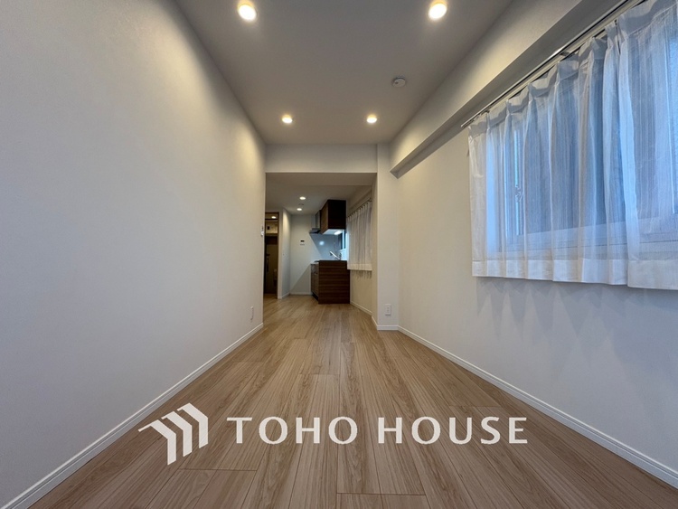 内装 【LIVING】◆扉を◆開くとこの景色。家族の”おかえり”の声が聞こえてきそう。