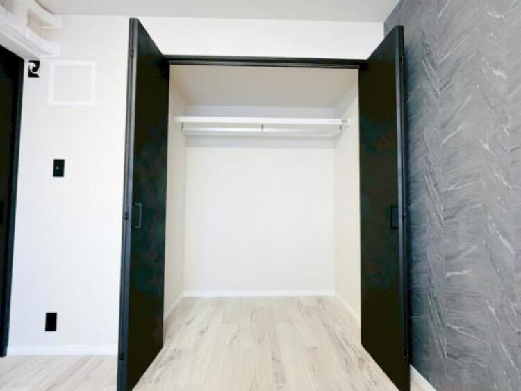 内装 自分の時間を充実させながら心豊かにできるプライベート空間！！穏やかな寛ぎを届ける仕様のゆとりある居室。個室のお部屋が欲しいという要望に応える設計で、過ごす時間が長くてもゆったり落ち着いて過ごせそう！！